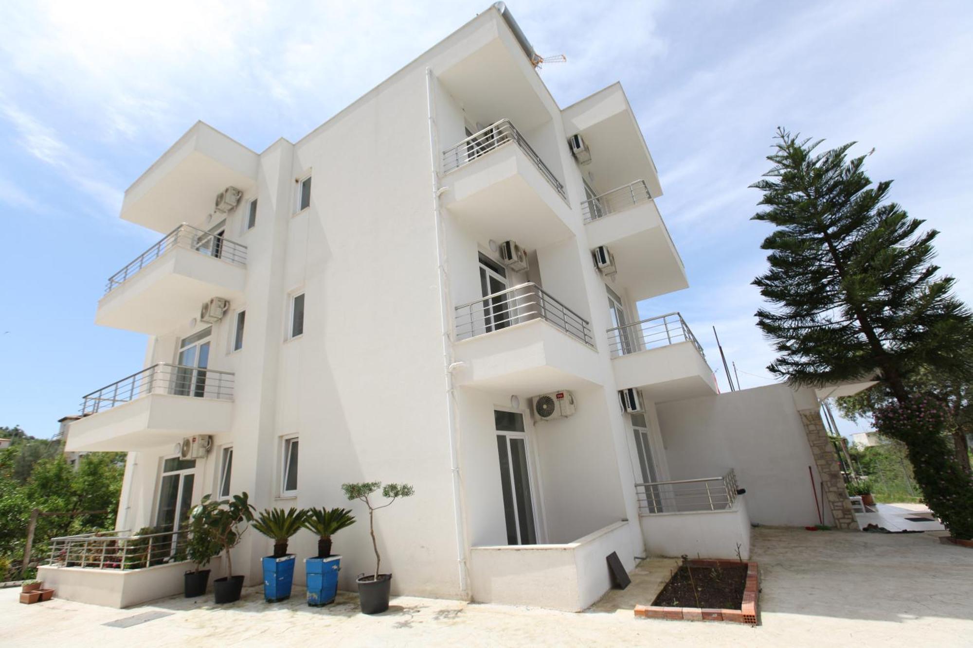 The Sunny Side Apartment Himare Exterior photo