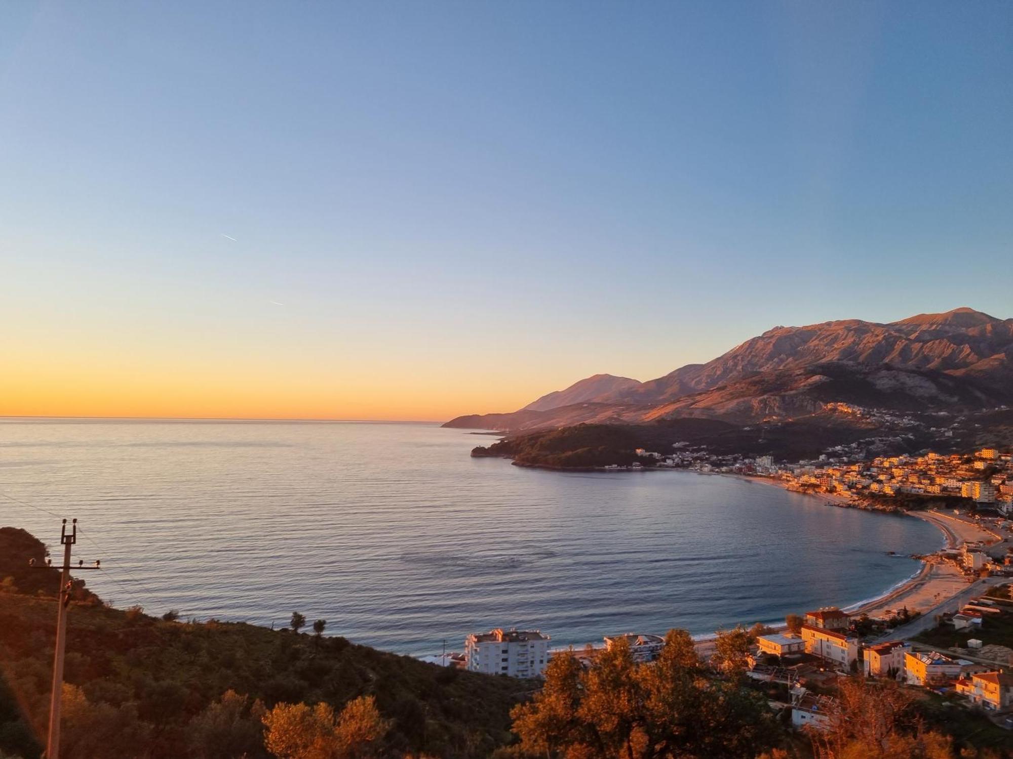 The Sunny Side Apartment Himare Exterior photo