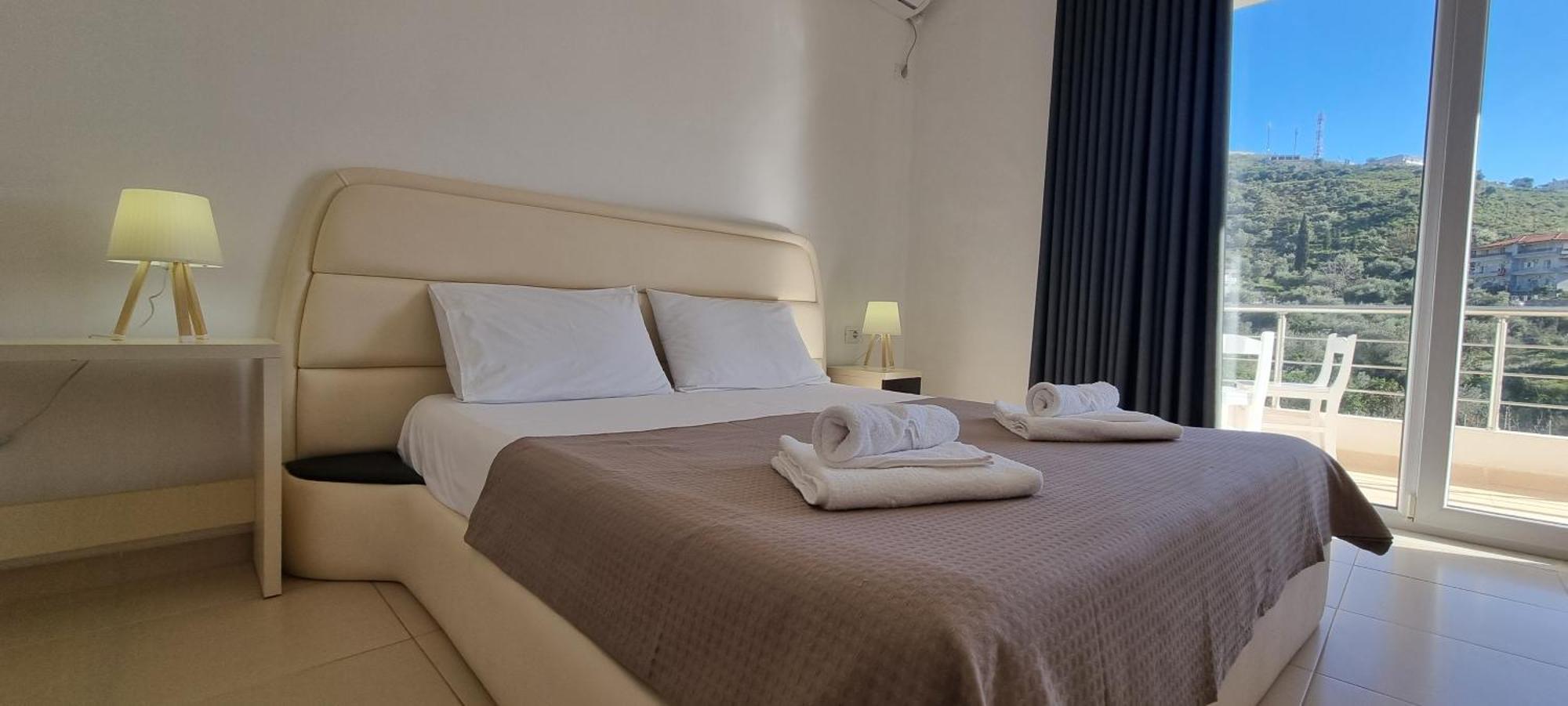 The Sunny Side Apartment Himare Exterior photo