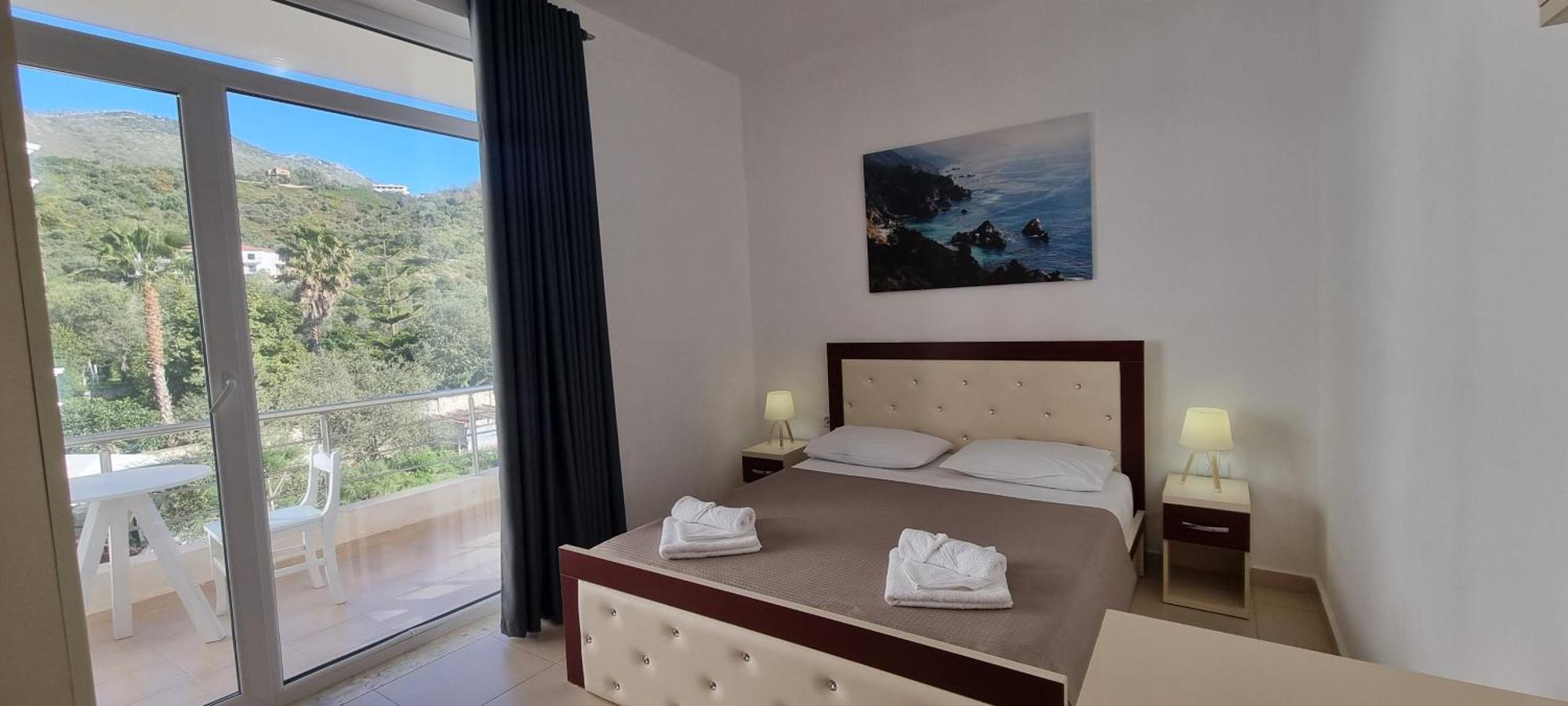 The Sunny Side Apartment Himare Exterior photo