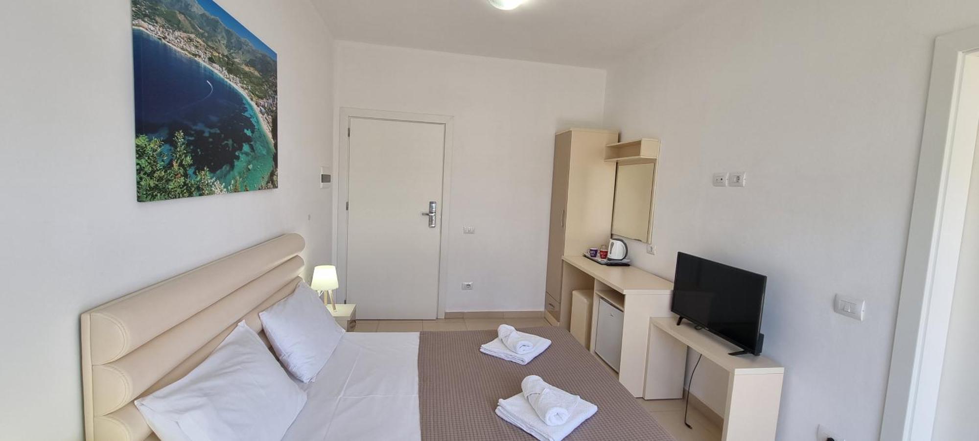 The Sunny Side Apartment Himare Exterior photo