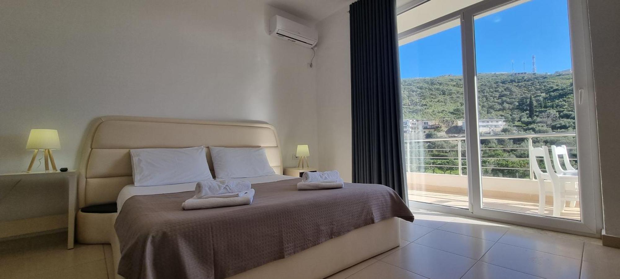 The Sunny Side Apartment Himare Exterior photo