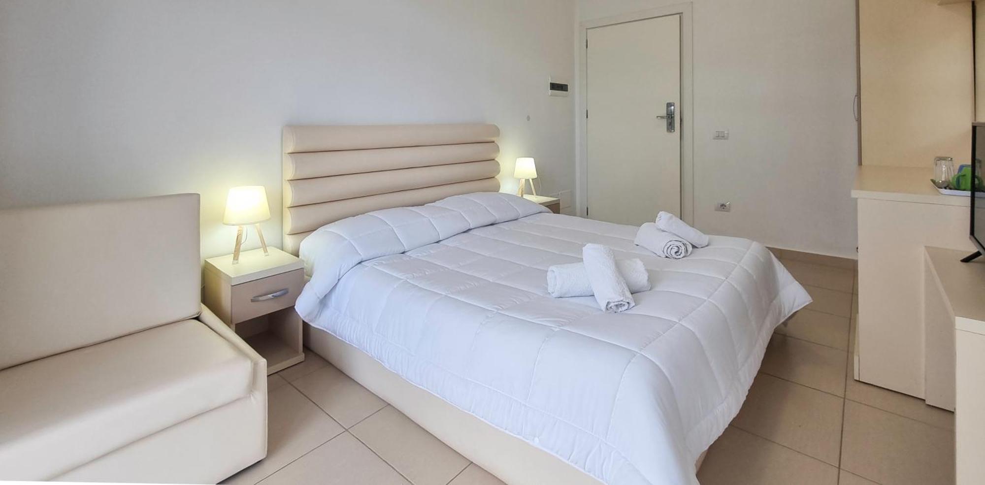 The Sunny Side Apartment Himare Exterior photo
